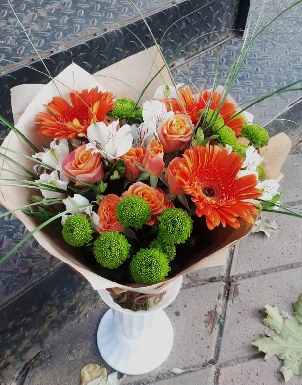 Букет цветов из: Герберы, Хризантемы, Альстромерии и Розы в Партените