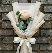 Букет цветов из:  Розы в Партените