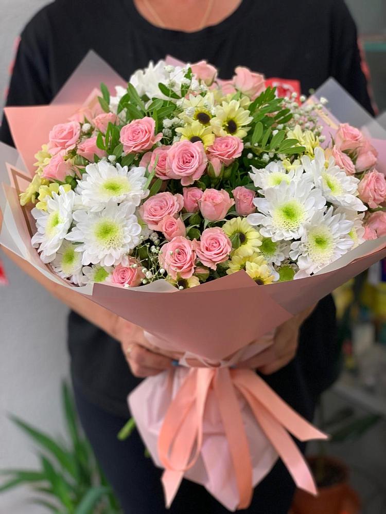 Букет цветов из: Розы и Хризантемы в Партените