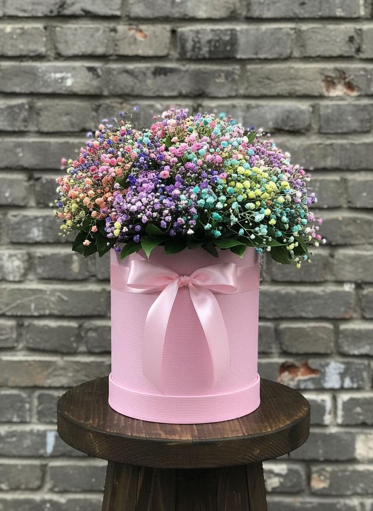 Цветочная композиция из Гипсофила и Розы в шляпной коробке в Партените