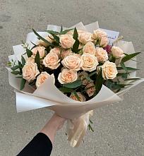 Букет Кремовые розы Латте в Партените