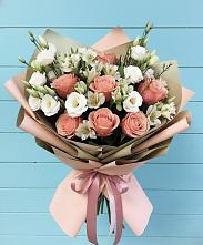 Букет цветов из:  Розы, Альстромерии и Лизиантусы в Партените