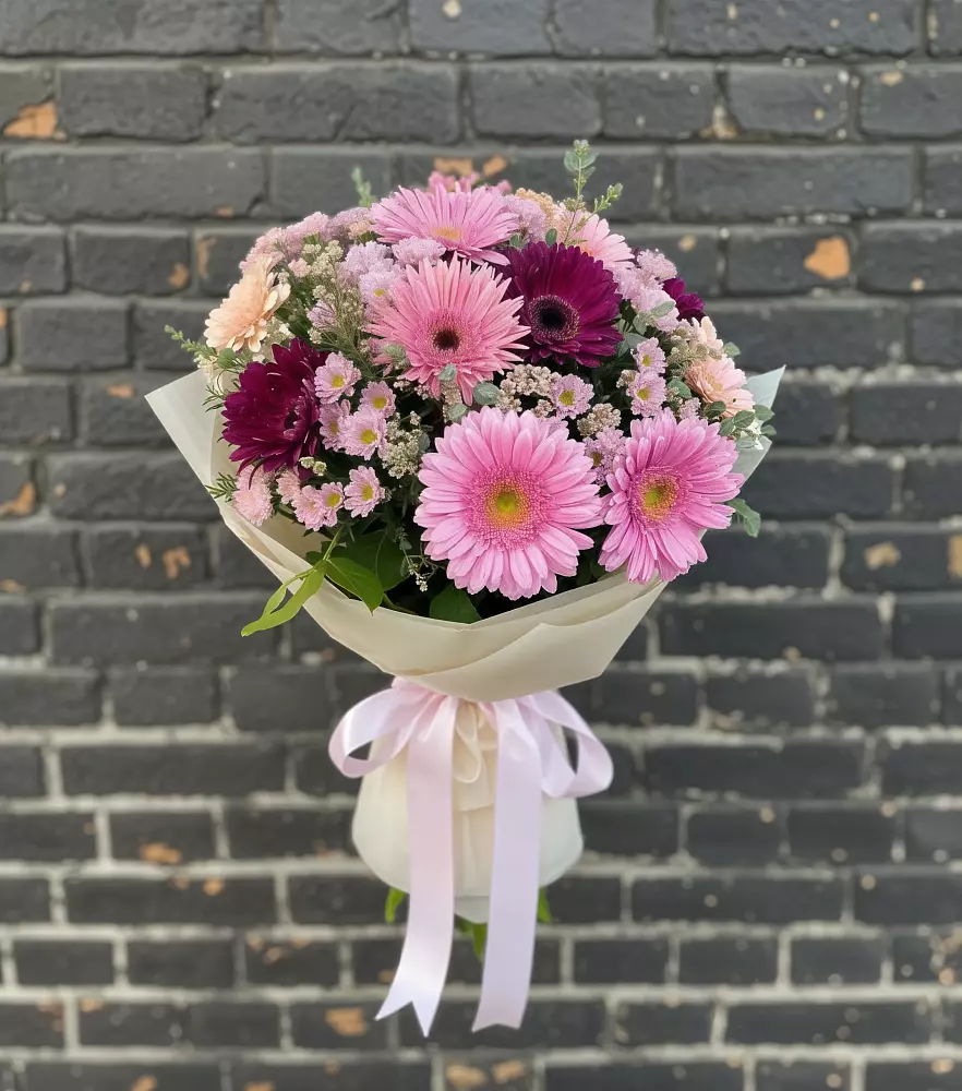 Букет цветов из: Герберы и Хризантемы в Партените
