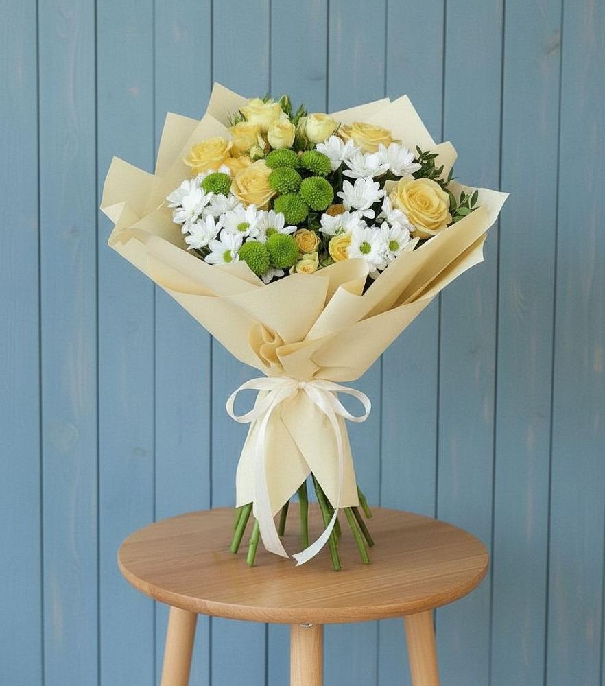 Букет цветов из: Хризантемы и Розы в Партените