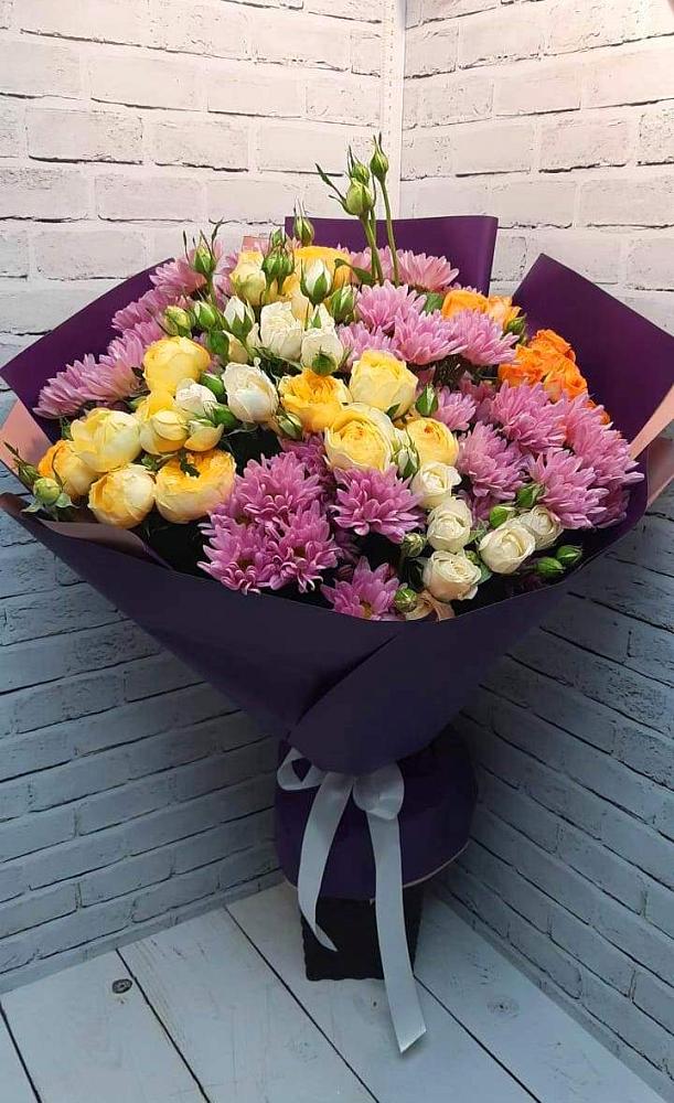 Букет цветов из: Хризантемы и Розы в Партените