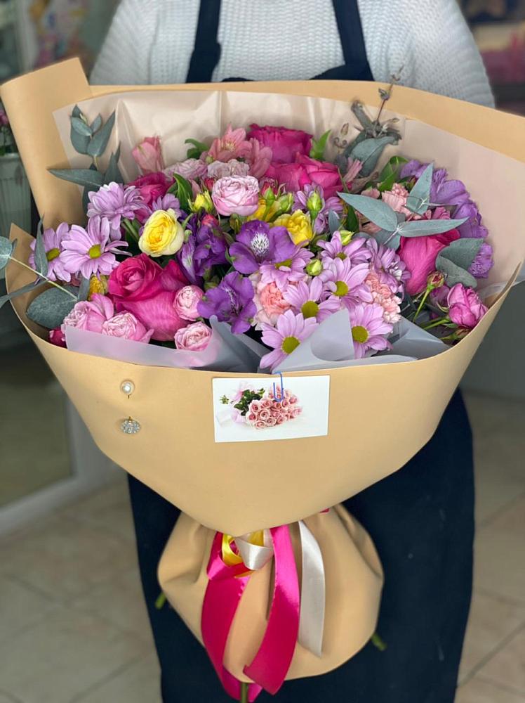 Букет цветов из: Хризантемы, Гвоздики и Альстромерии в Партените