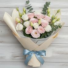 Букет цветов из:  Лизиантусы в Партените