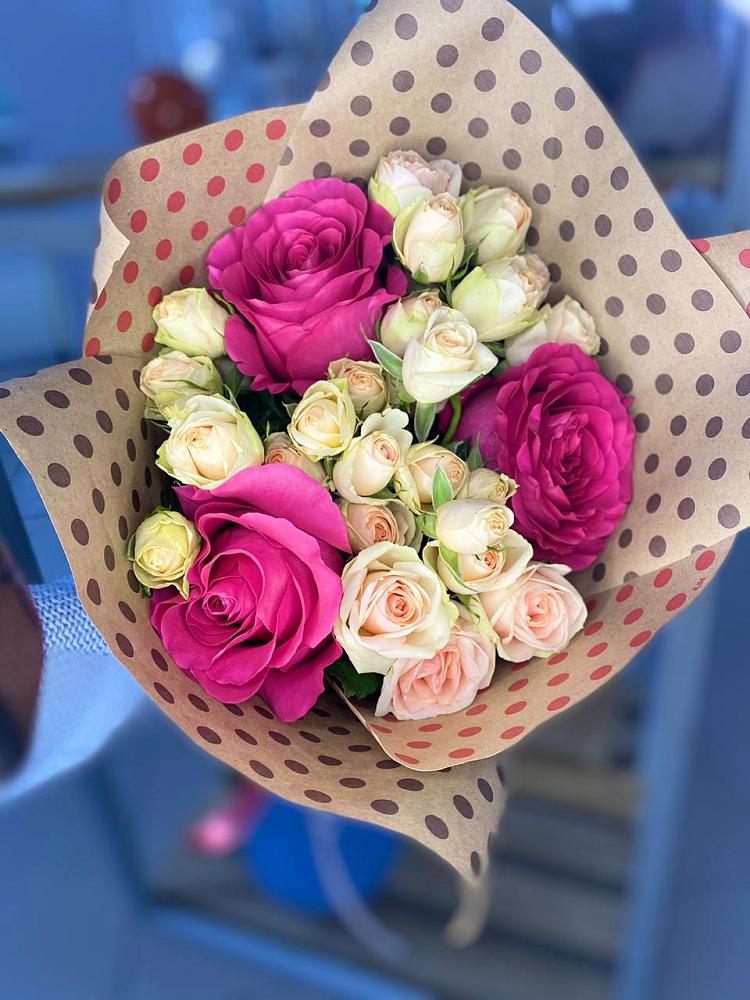 Букет цветов из: Розы в Партените