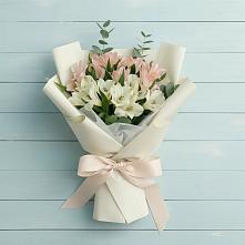 Букет цветов из:  Альстромерии в Партените