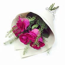 Букет цветов из:  Розы в Партените