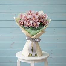 Букет цветов из:  Орхидеи и Розы в Партените