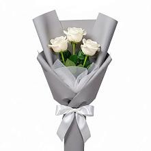 Букет 3 белые розы в Партените