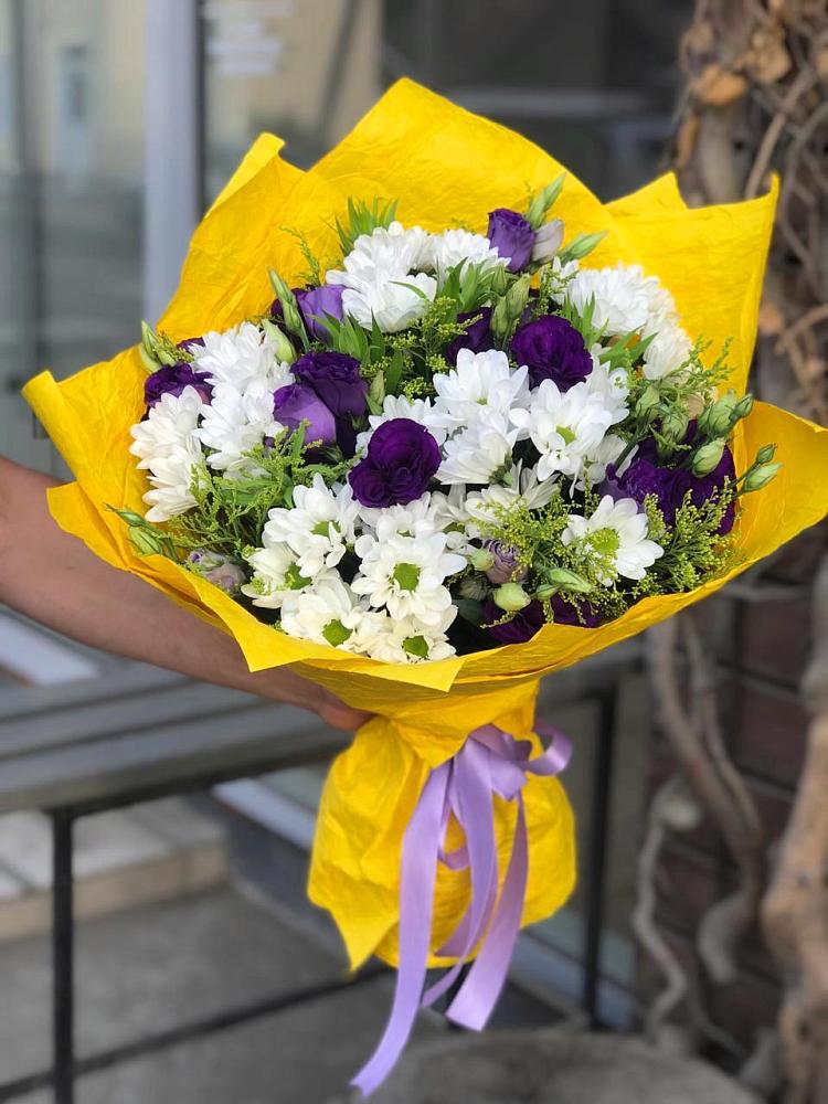 Букет цветов из: Ирисы, Хризантемы и Ромашки в Партените