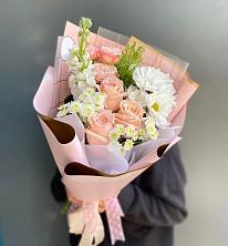 Букет цветов из:  Хризантемы и Розы в Партените