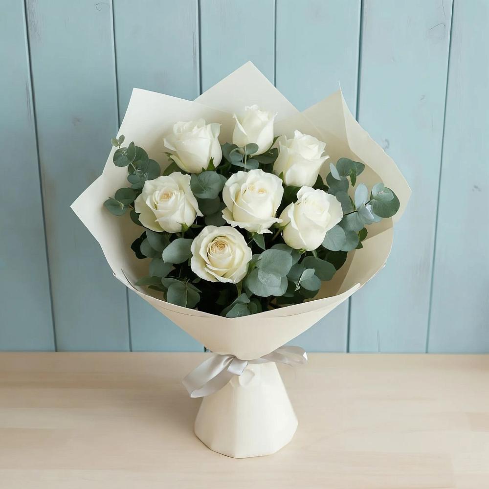 Букет Белые розы в Эвкалипте в Партените