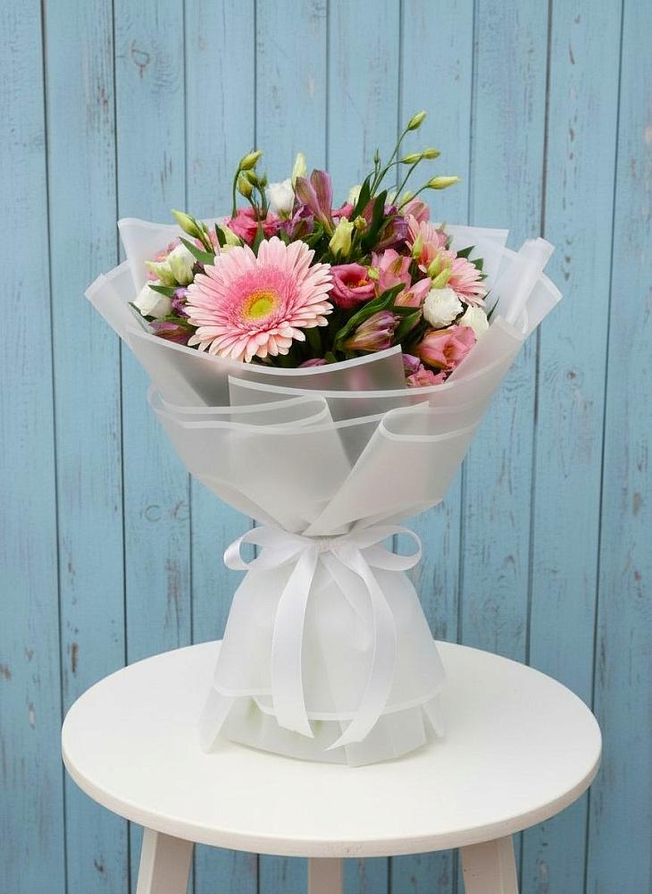 Букет цветов из: Герберы, Альстромерии и Лизиантусы в Партените