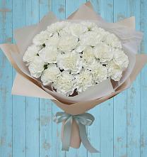 Букет цветов из:  Гвоздики в Партените