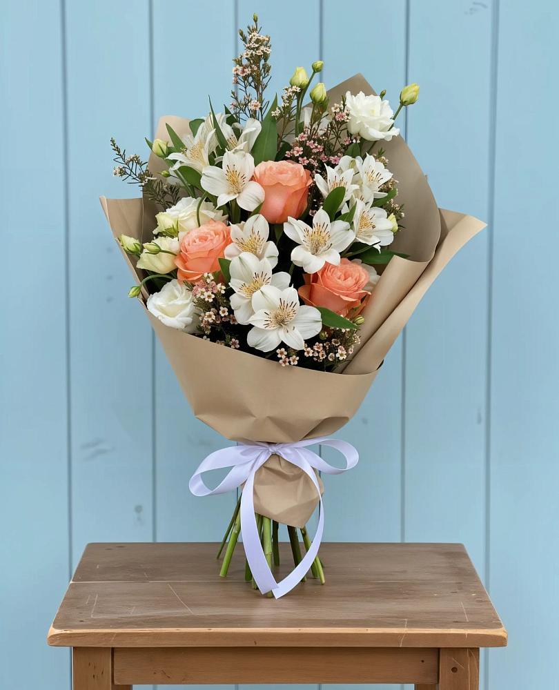 Букет цветов из: Альстромерии, Лизиантусы, Розы и Хризантемы в Партените